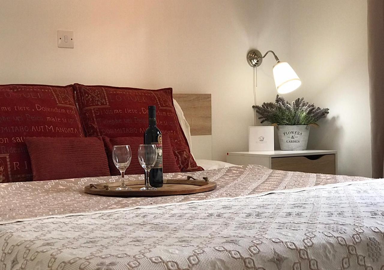 Royal Sunset Studios & Apartments 利马索尔 外观 照片