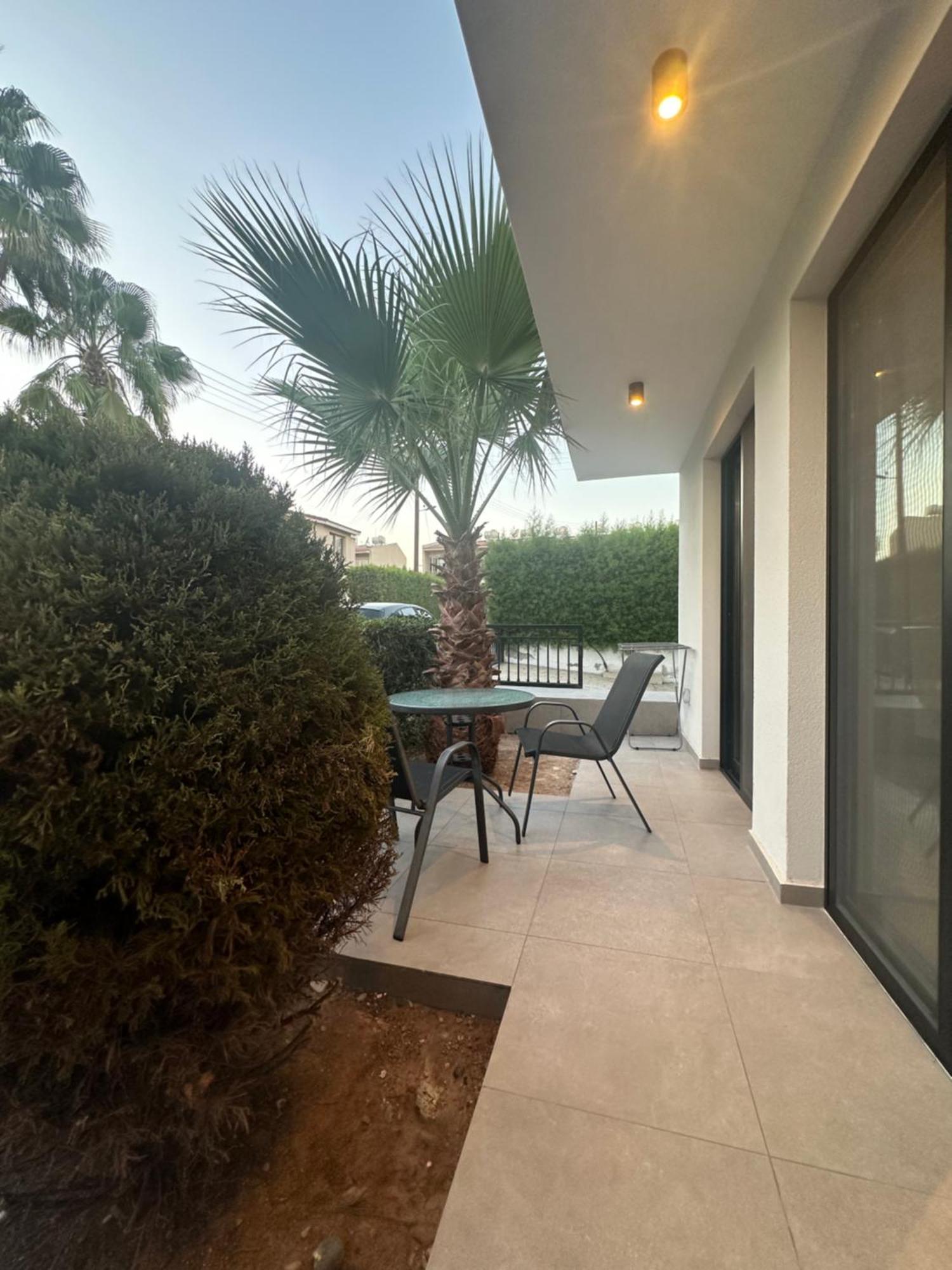 Royal Sunset Studios & Apartments 利马索尔 外观 照片