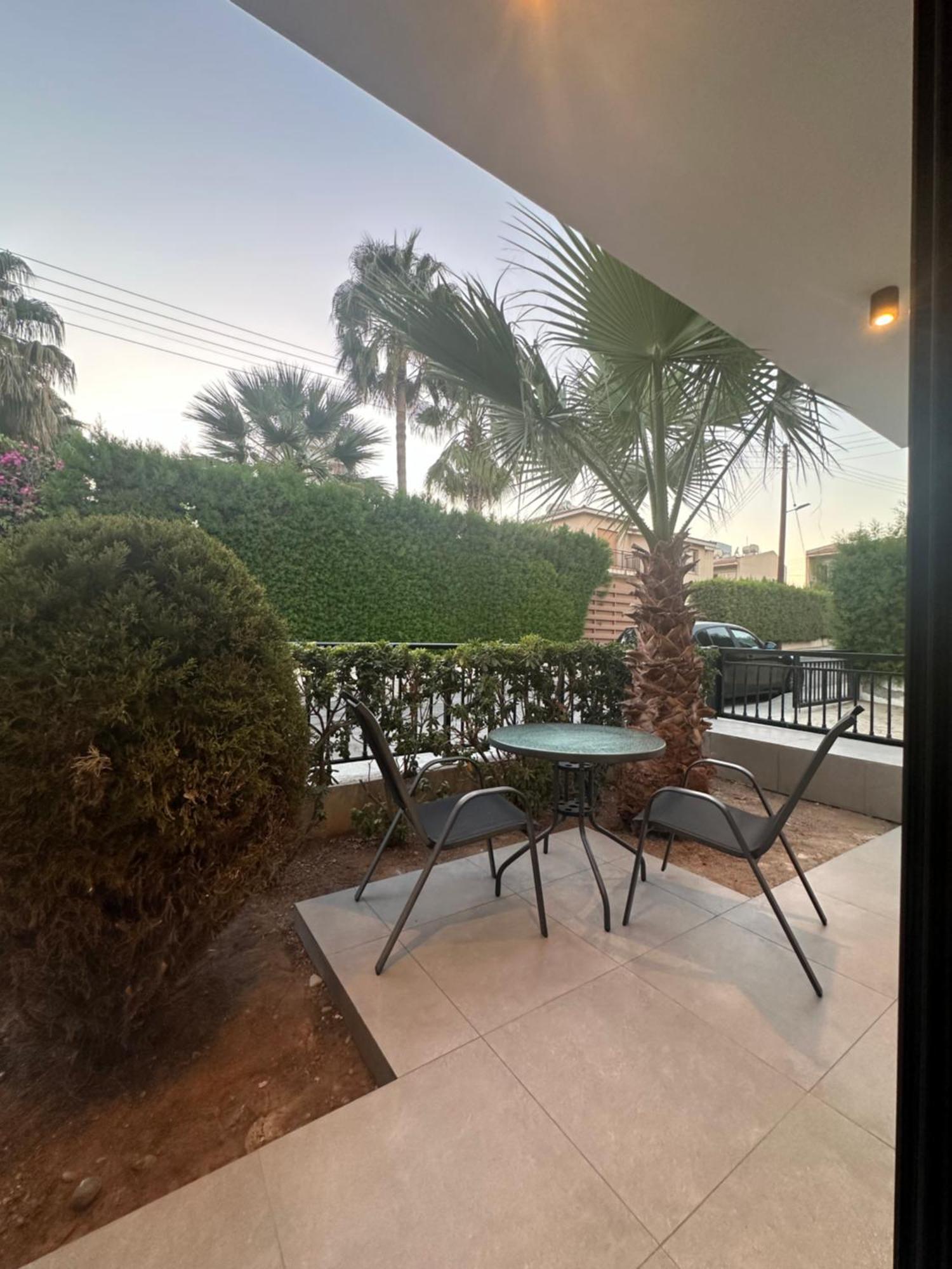 Royal Sunset Studios & Apartments 利马索尔 外观 照片