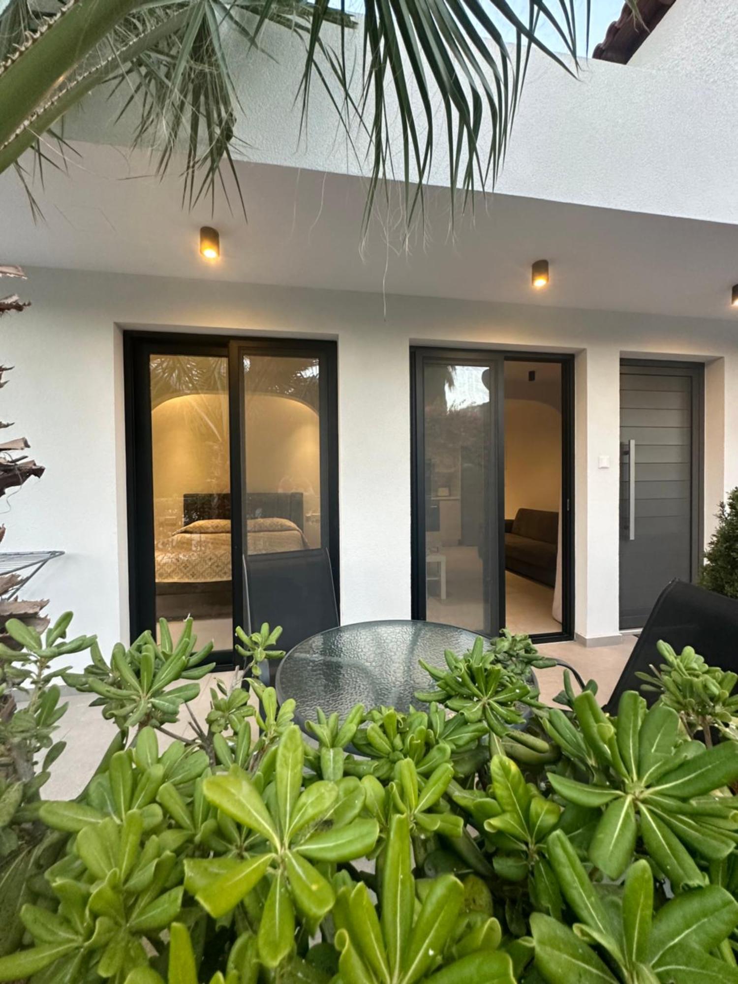 Royal Sunset Studios & Apartments 利马索尔 外观 照片