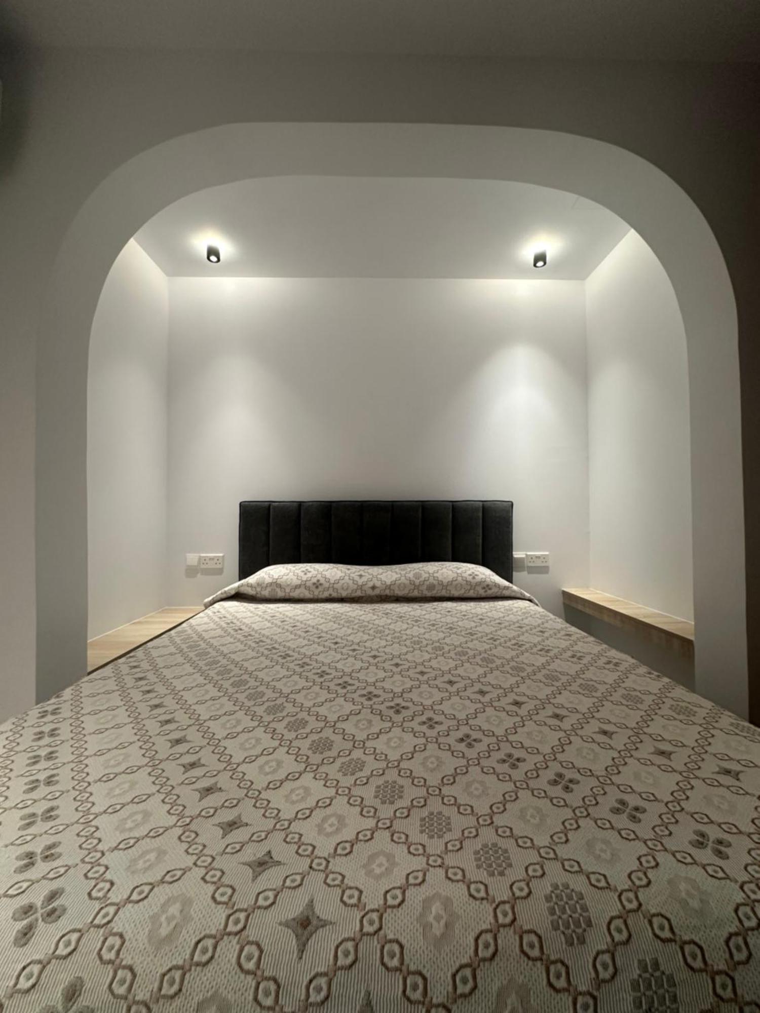 Royal Sunset Studios & Apartments 利马索尔 外观 照片