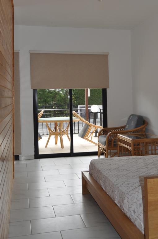 Royal Sunset Studios & Apartments 利马索尔 外观 照片