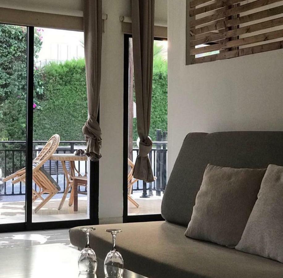 Royal Sunset Studios & Apartments 利马索尔 外观 照片